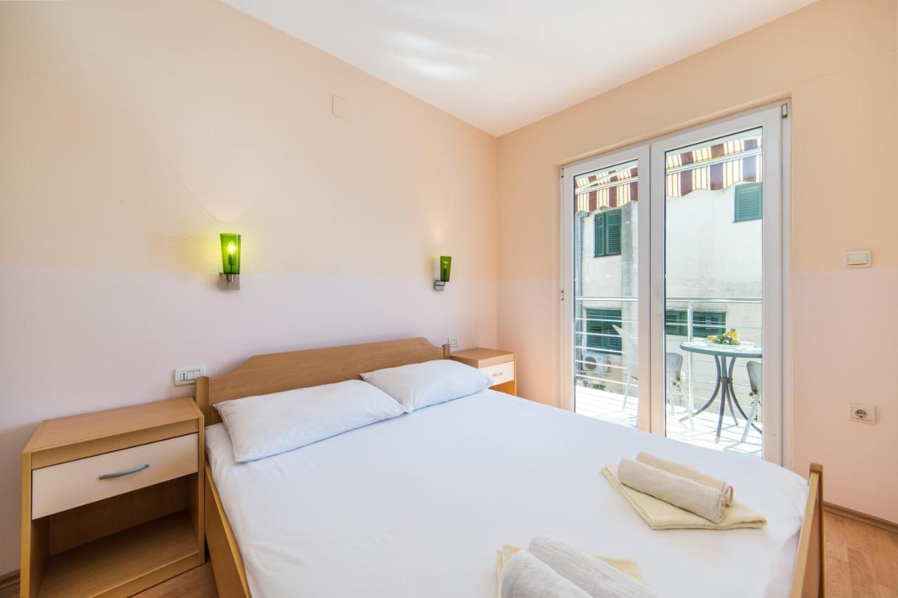 Apartments Hermina Tučepi Eksteriør bilde